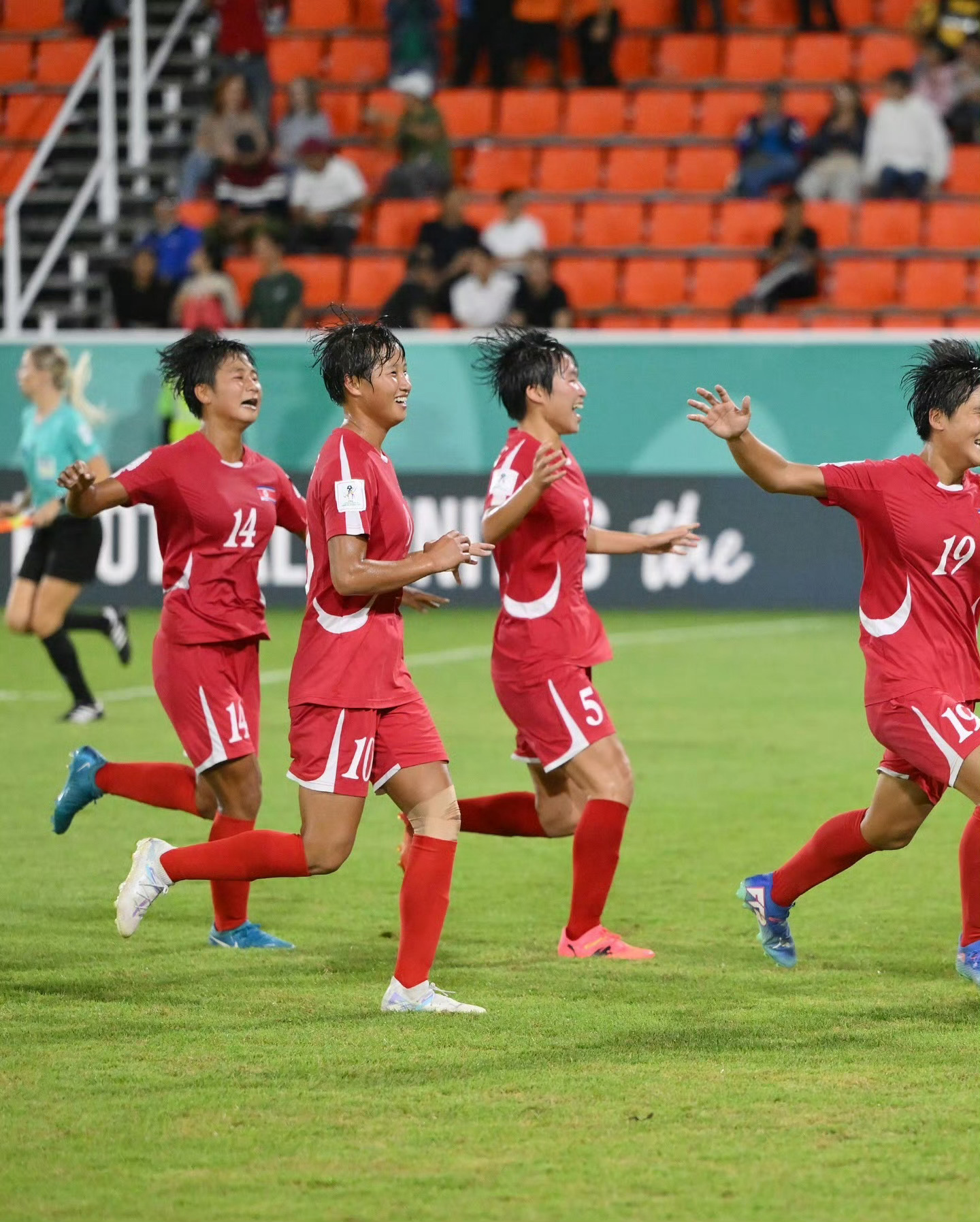 美国女足战胜加拿大,晋级北美女足决赛(女足击败美国) 美国女足战胜加拿大,晋级北美女足决赛(女足击败美国)