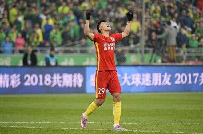 上海申鑫队在比赛中逆袭,赢得胜利 上海申鑫队在比赛中逆袭,赢得胜利