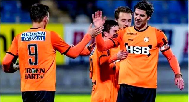 曼联主场告捷,欧冠淘汰赛晋级在望 曼联主场告捷,欧冠淘汰赛晋级在望