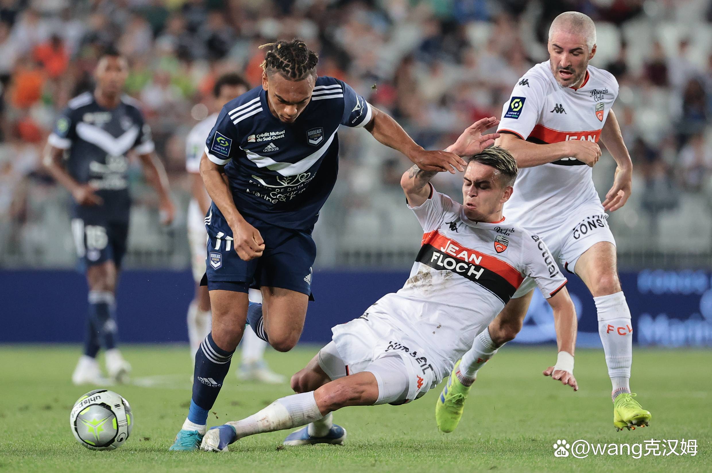 尼斯主场遭遇失利,保级形势岌岌可危 尼斯主场遭遇失利,保级形势岌岌可危