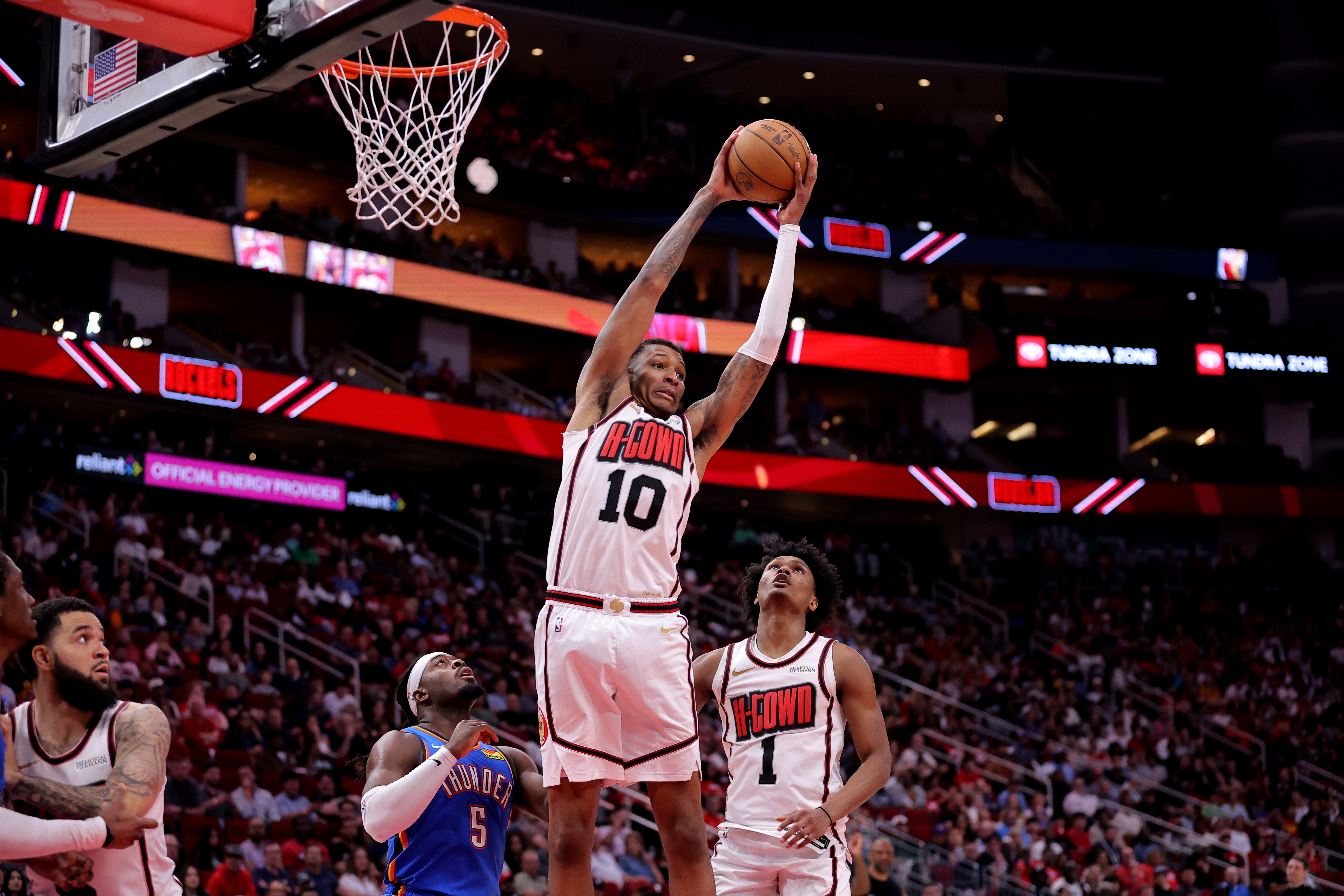 爱游戏-关于猛龙击败老鹰，范弗利特连续两场+得分助球队胜利的信息