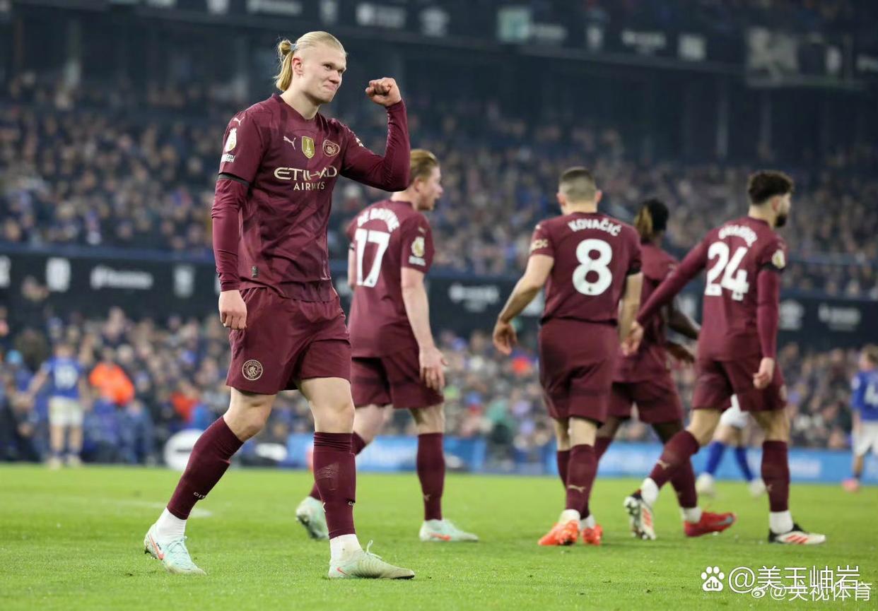 爱游戏体育-曼联主场大胜桑德兰，重回欧冠区(曼联主场大胜桑德兰,重回欧冠区了吗)