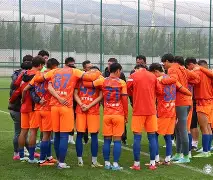 ayx.com-新赛季开门红，球队获得胜利开局(新赛季开门红,球队获得胜利开局怎么打)